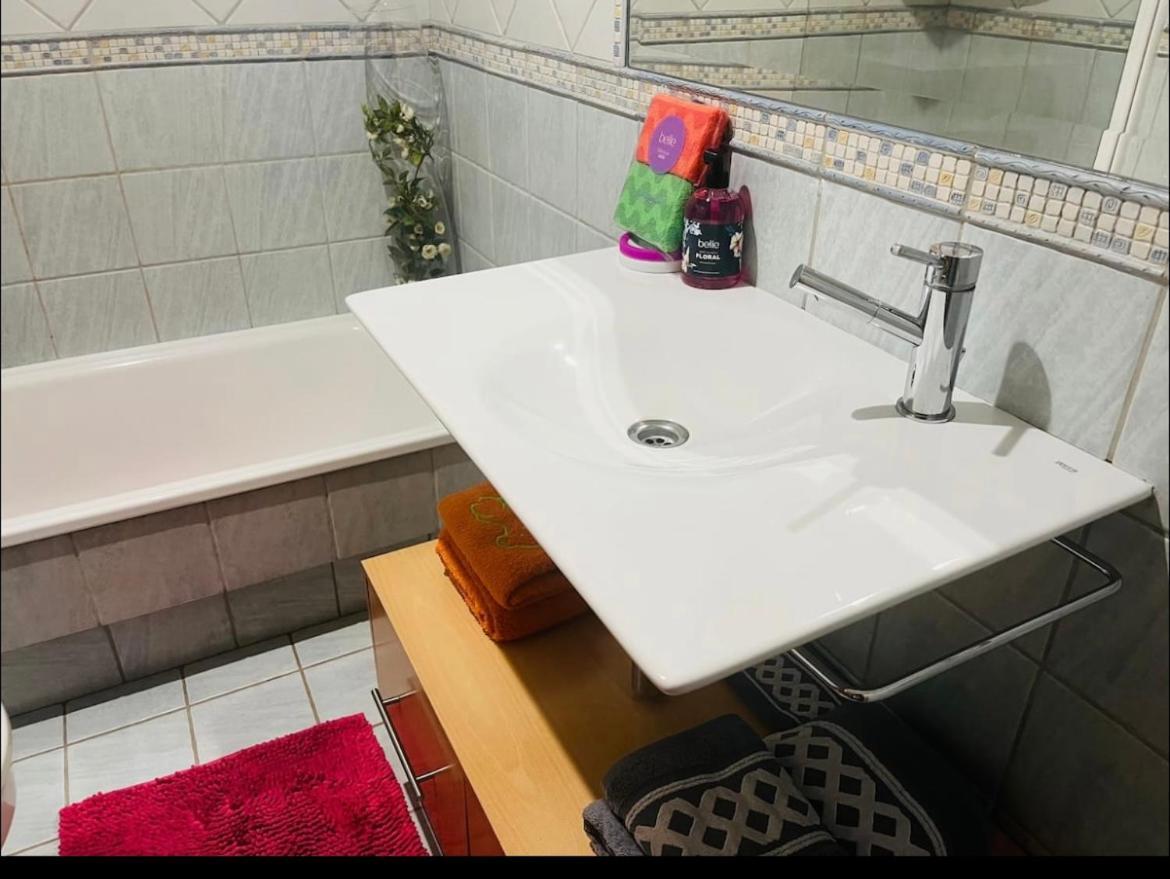 דירות Piso Acogedor קומבארו מראה חיצוני תמונה